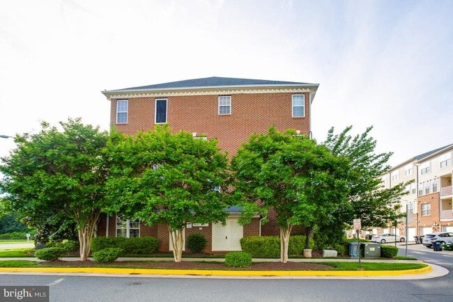 Building Photo - 15426 Rosemont Manor Dr