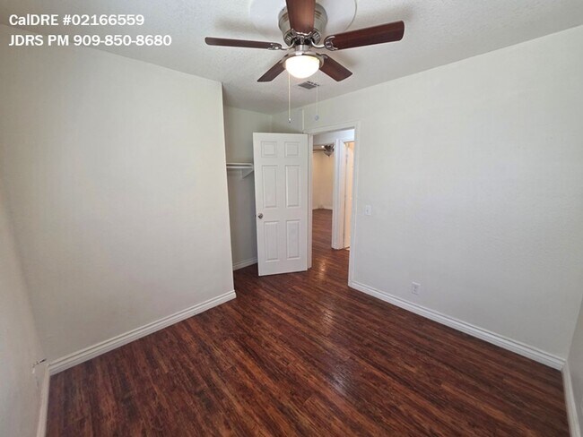 Building Photo - Ontario 3 Bedroom Home