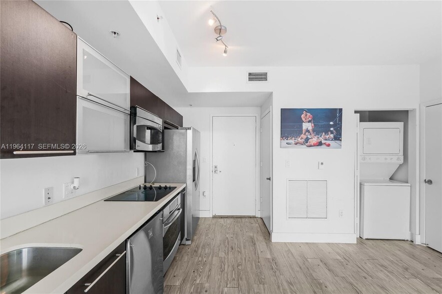 Building Photo - 90 SW 3rd St