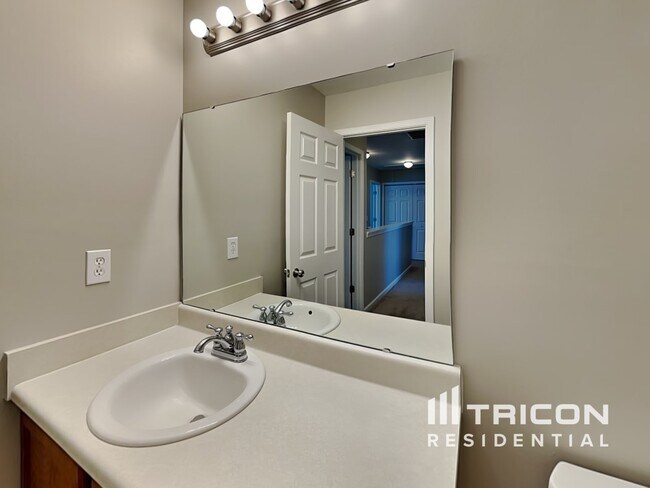 Building Photo - 303 Stonewood Crossing Dr