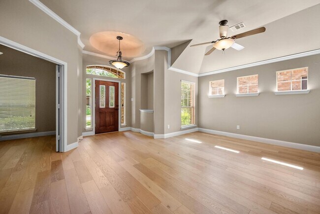 Building Photo - 4617 Kingsway Ln
