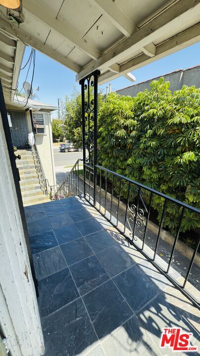 Building Photo - 383 Redondo Ave