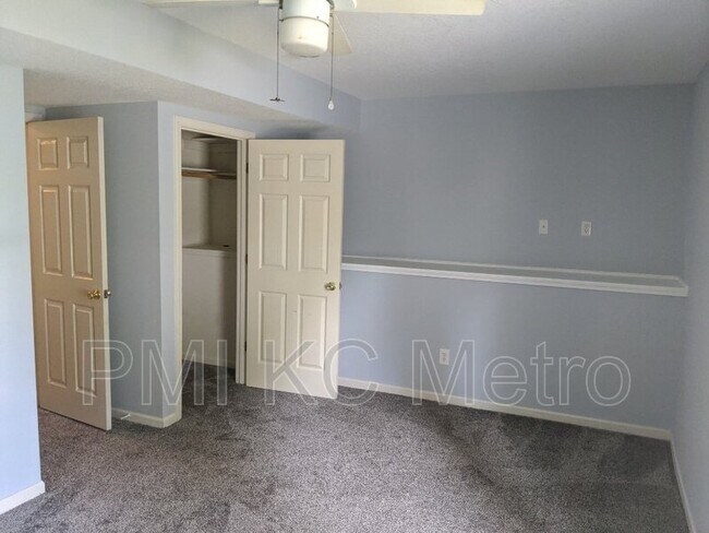 Building Photo - 16008 E T C Lea Rd