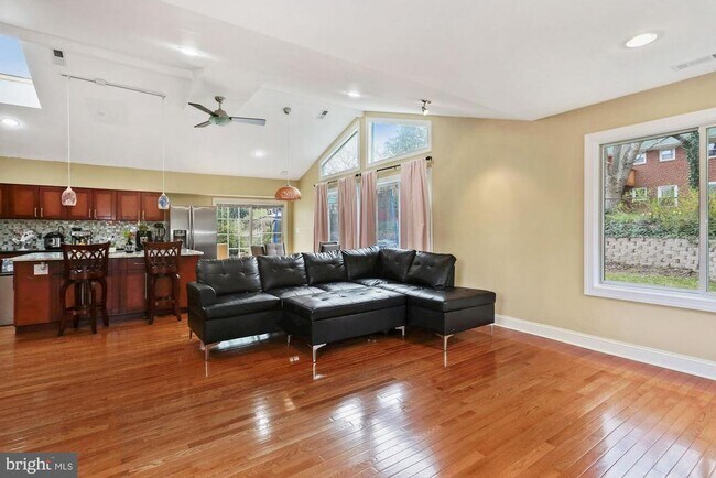 Building Photo - 7029 Old Dominion Dr