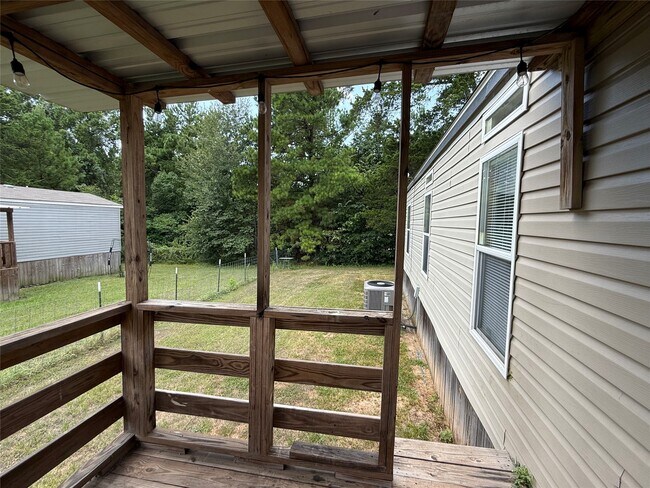 Building Photo - 10161 Pollard Rd