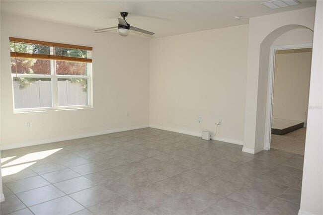 Building Photo - 3383 Hammond Pt