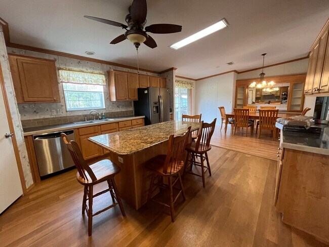 Building Photo - Spacious 4-Bedroom, 2-Bath Manufactured Ho...