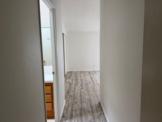 Building Photo - ? Newly Remodeled 3 Bedroom, 2 Bath Home in Monroe, Oregon ?