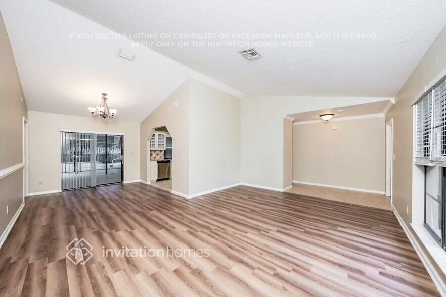 Building Photo - 845 Daffodil Dr