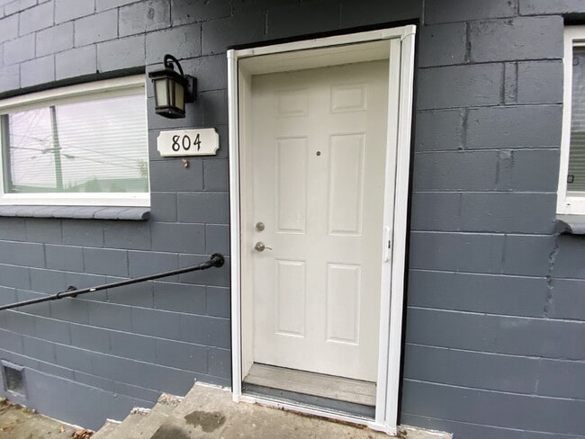 Building Photo - Cozy 1-Bed Retreat Overlooking Bellingham Bay with Utilities Savings!