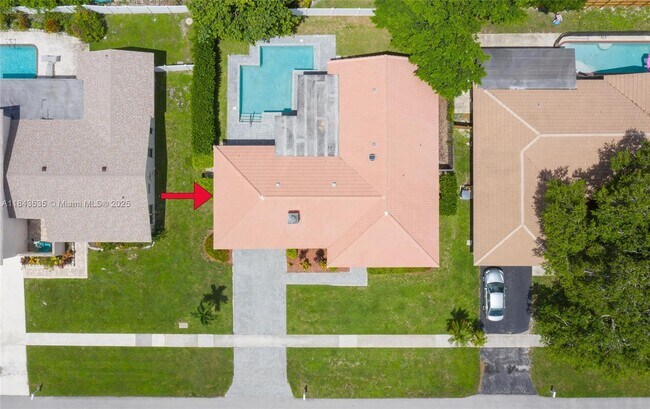 Building Photo - 21553 Chipmunk Ln