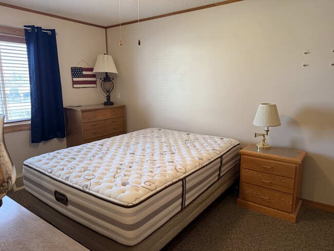 Building Photo - 259 E Oakland St