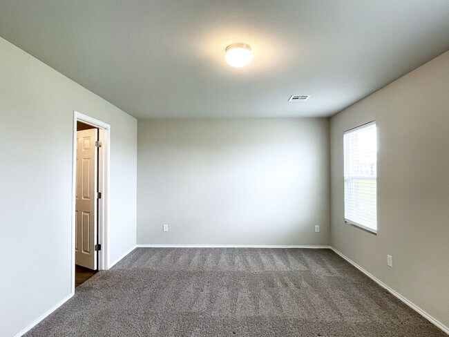 Building Photo - 9925 Blue Wing Trl