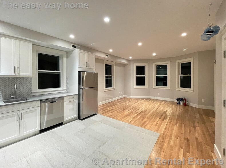 Building Photo - 70 Spring St