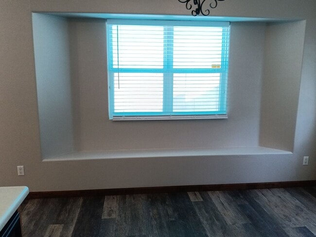 Building Photo - Charming 3-bedroom, 2-bathroom home! Comin...