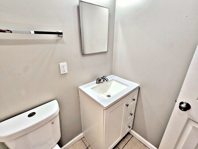 Building Photo - 3900 Rucker Cir SW