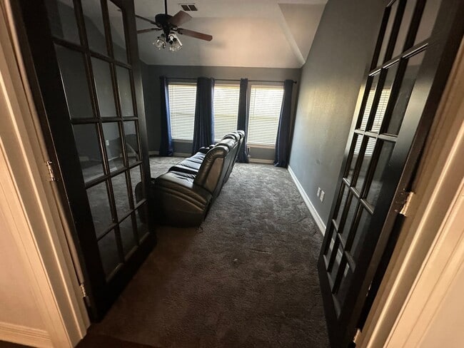 Building Photo - Tangleridge Dr  - Now available!