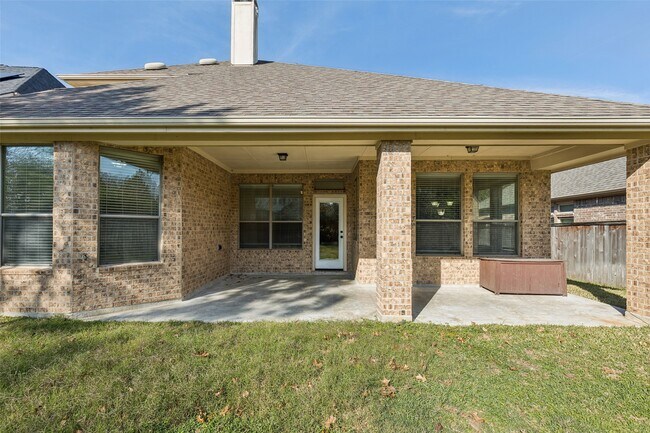 Building Photo - 11 Vershire Cir