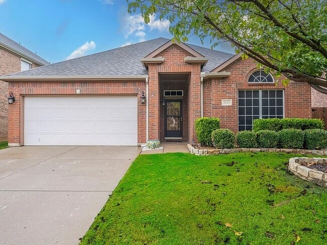Building Photo - 2812 Maple Creek Dr