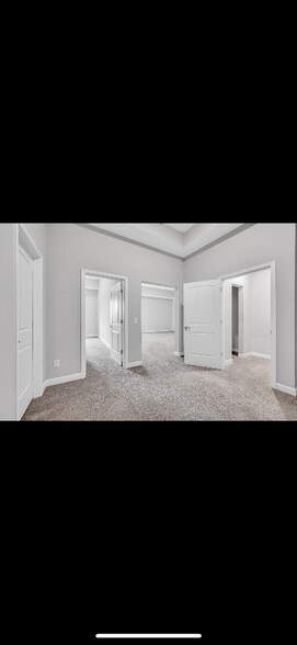 Building Photo - 261 Blackpool Drive
