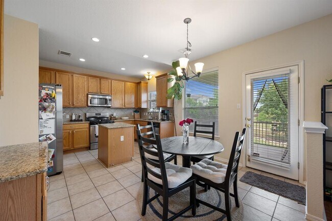 Building Photo - 14813 Mistletoe Heights Dr