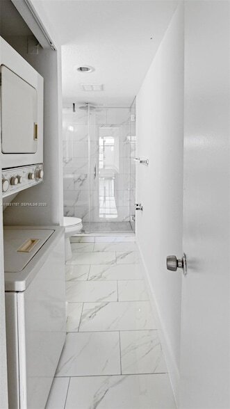 Building Photo - 4158 Inverrary Dr