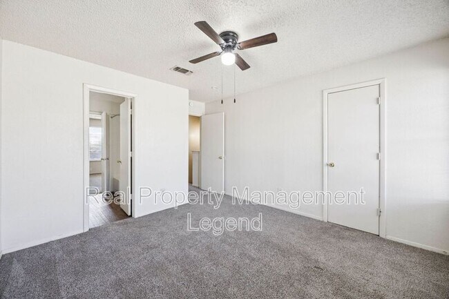 Building Photo - 8109 Silver Creek Rd