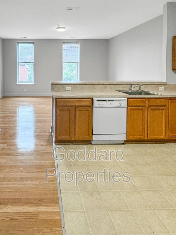 Building Photo - 2205 N Charles St