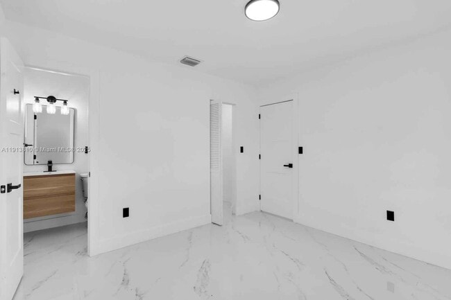 Building Photo - 1041 NW 199th St