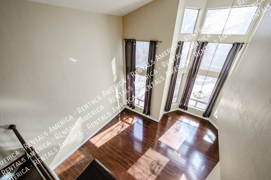 Building Photo - 2127 E Nighthawk Wy