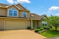 Building Photo - 9925 Oak Trail Rd