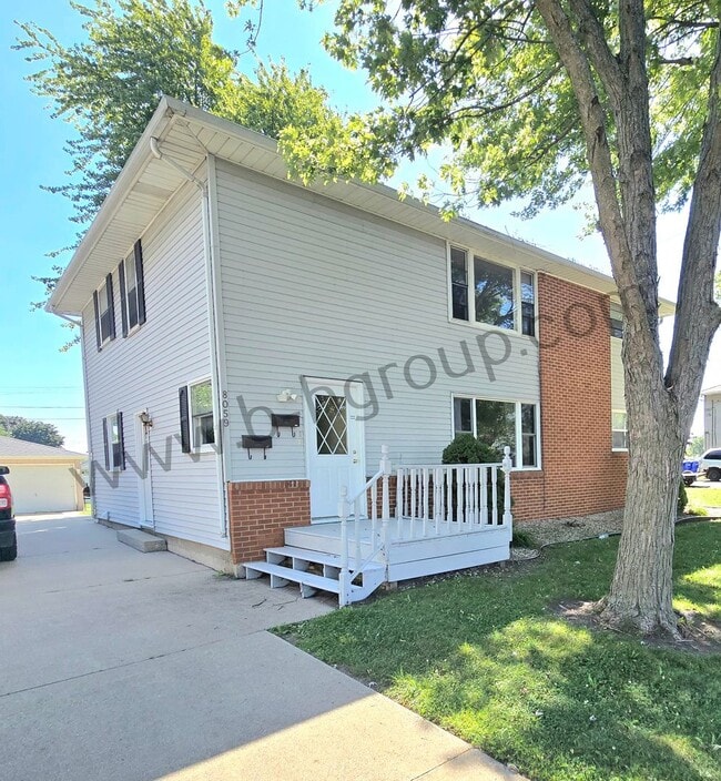 Building Photo - 8059 27th Ave