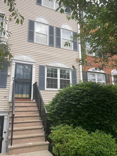 Building Photo - 92 Callahan Ct