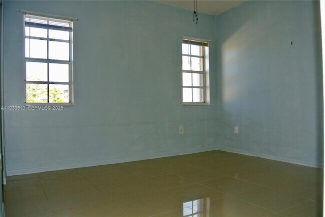 Building Photo - 6420 SW 138th Ct