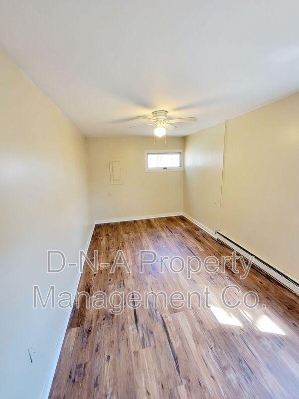 Building Photo - 264 Acres Rd