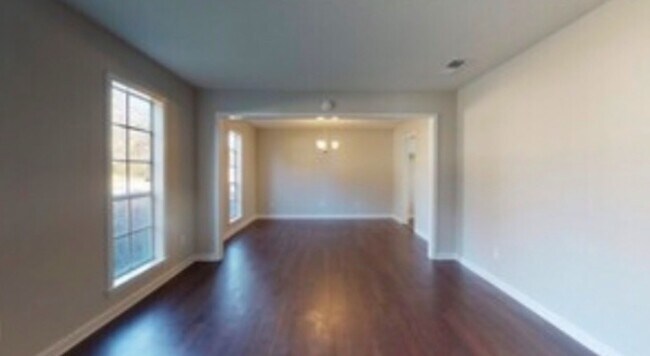 Building Photo - 4084 Pinehurst Valley Dr