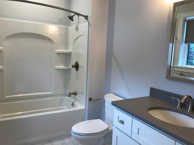 Building Photo - 33 Melbourne Ave