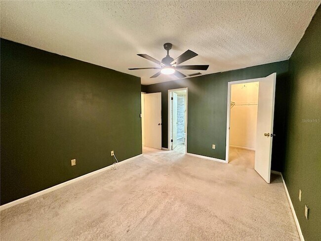 Building Photo - 630 Pavare Ct