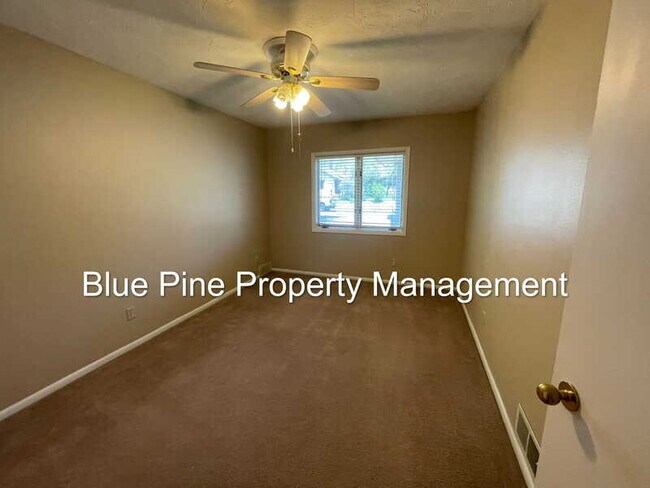 Building Photo - 907 J St