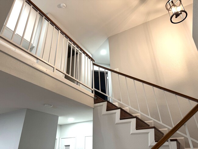 Building Photo - 14349 El Contento Ave