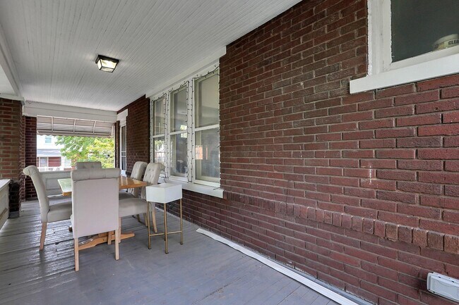 Building Photo - 366 Berkeley Rd