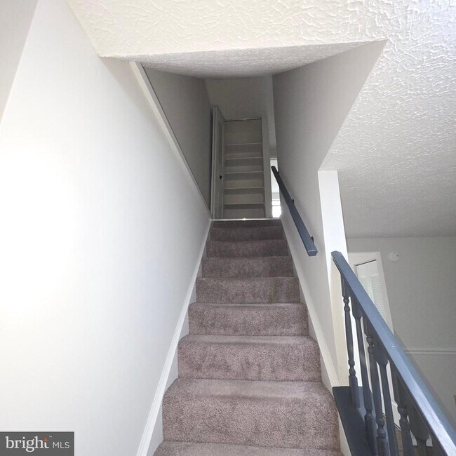 Building Photo - 1758 Springfield Ln