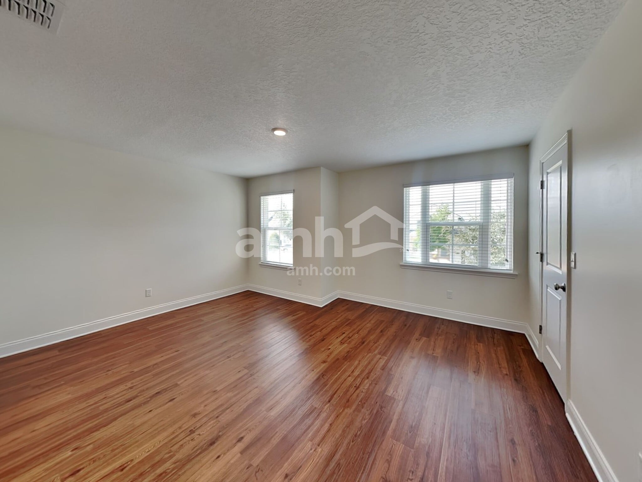 Building Photo - 1921 Moorings Cir