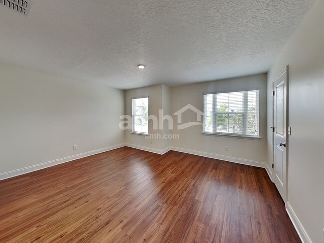 Building Photo - 1921 Moorings Cir