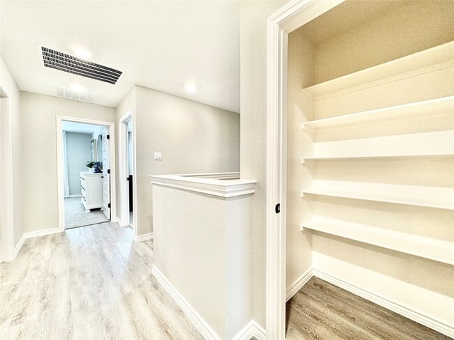 Building Photo - 8725 Scotty's Lk Ln