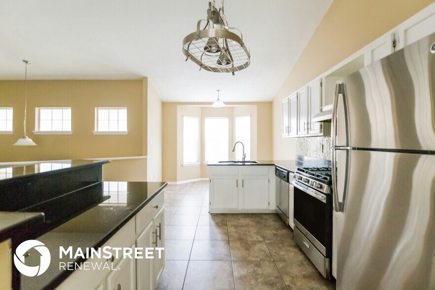 Building Photo - 325 King Henry Rd