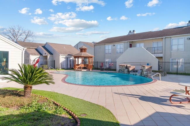 Building Photo - 12707 Bellaire Blvd