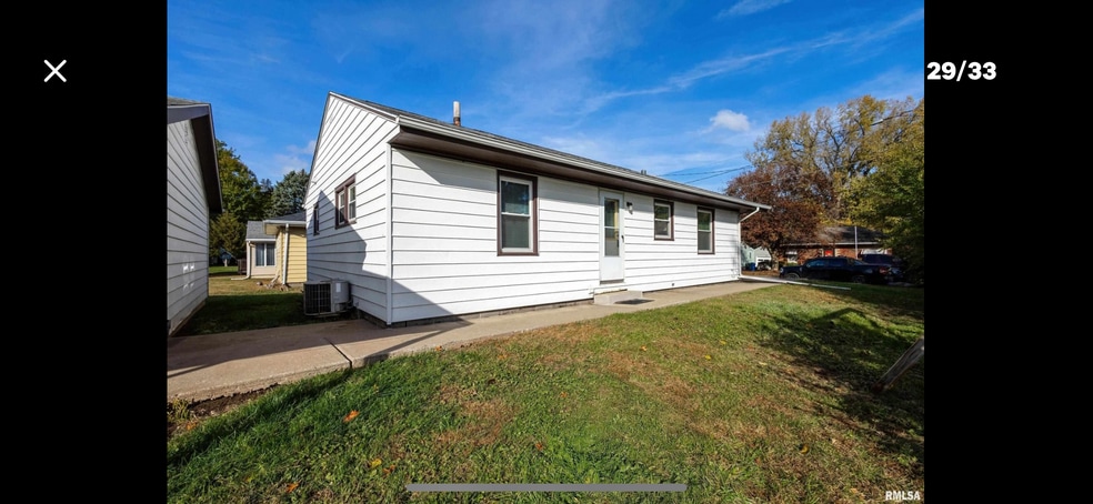 Building Photo - 1243 E Dover Ct