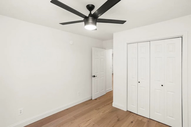 Building Photo - 100 Sadler Ct