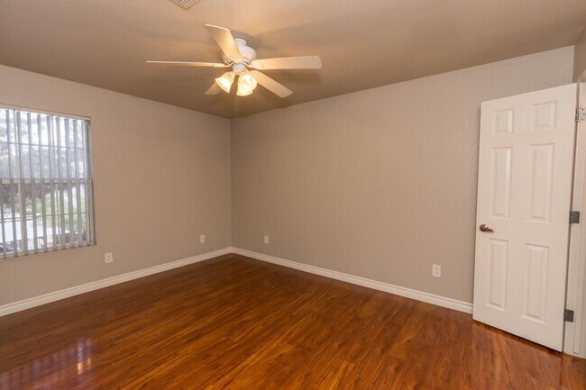 Building Photo - For Rent – 1 Bed, 1 Bath Condo Near Durang...